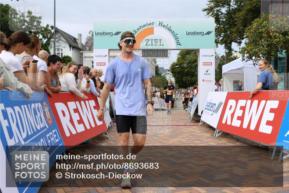 31.08.2025 - 21. Blankeneser Heldenlauf Strokosch-Dieckow http://msf.ph/oto/8693683 31.08.2025 12:36:16 Ziel 5405, 5159, 5158, 5279, 5318, 5147, 4383, 4091 meine-sportfotos.de