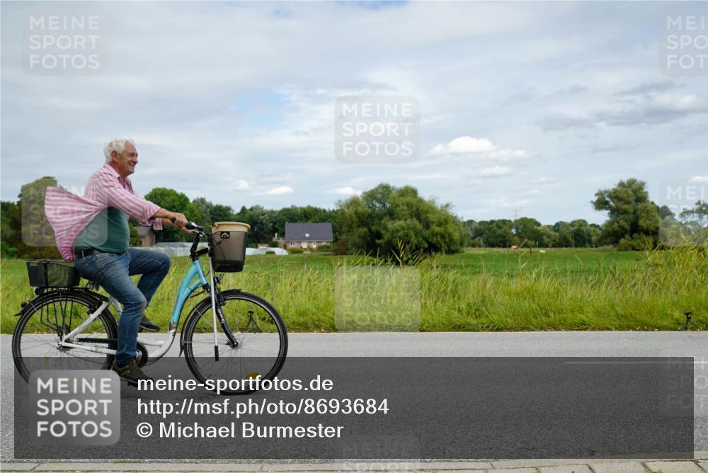 31.08.2025 - Elbe Triathlon Hamburg Michael Burmester http://msf.ph/oto/8693684 31.08.2025 12:22:59 Radfahren 1625 meine-sportfotos.de