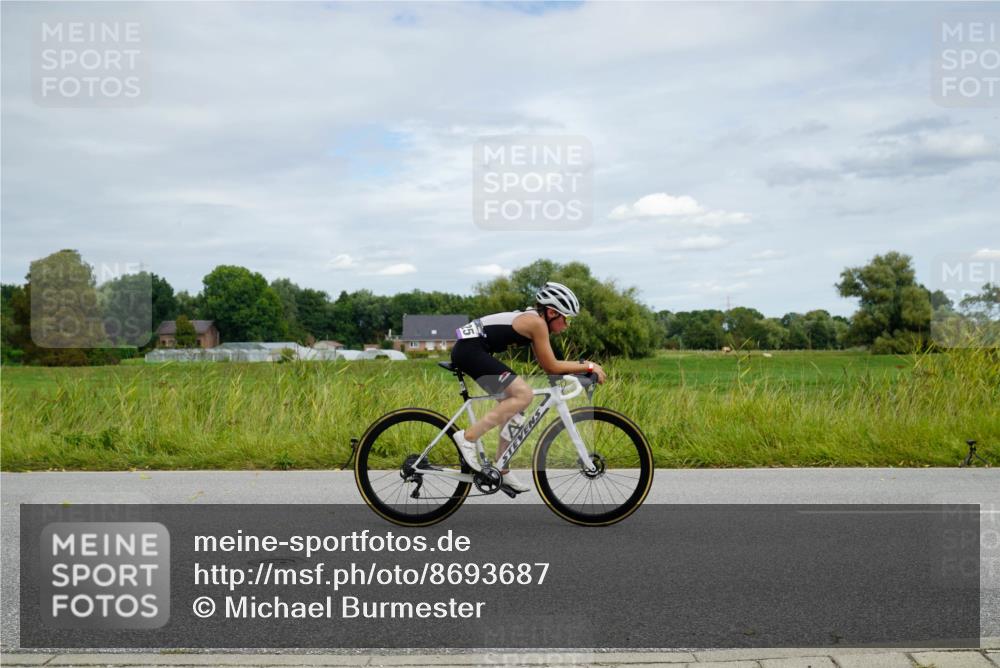 31.08.2025 - Elbe Triathlon Hamburg Michael Burmester http://msf.ph/oto/8693687 31.08.2025 12:23:06 Radfahren 1625 meine-sportfotos.de