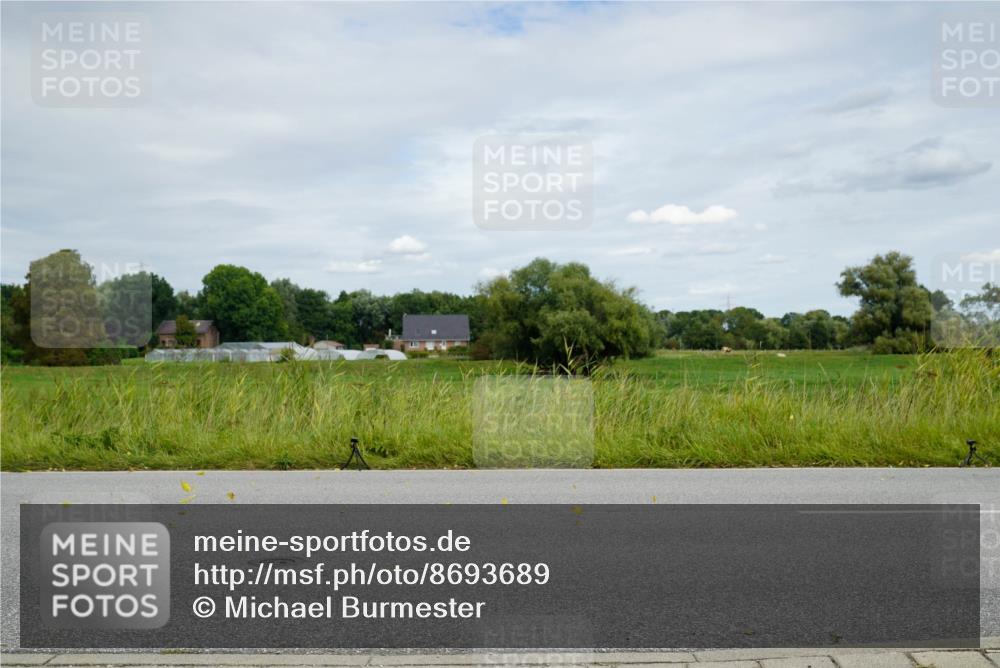 31.08.2025 - Elbe Triathlon Hamburg Michael Burmester http://msf.ph/oto/8693689 31.08.2025 12:24:43 Radfahren  meine-sportfotos.de