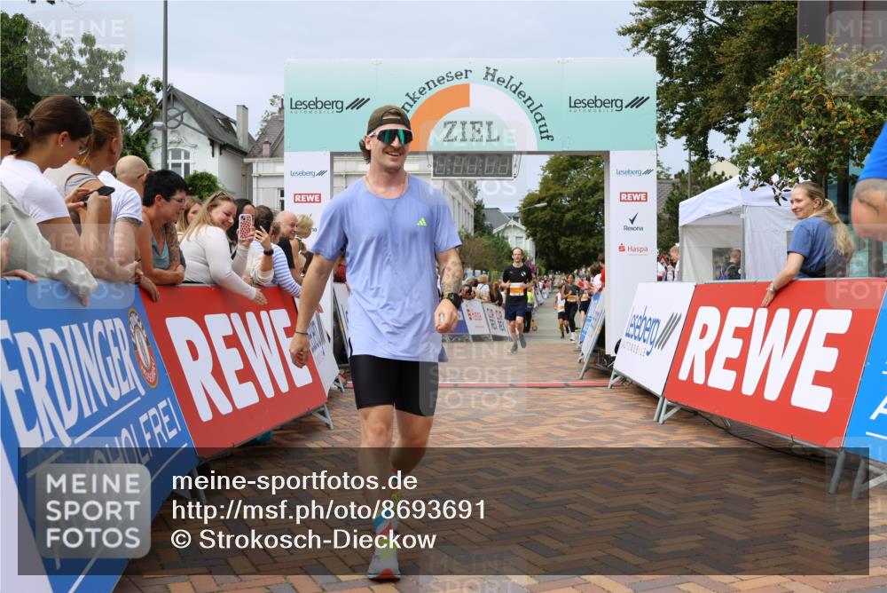 31.08.2025 - 21. Blankeneser Heldenlauf Strokosch-Dieckow http://msf.ph/oto/8693691 31.08.2025 12:36:16 Ziel 5405, 5159, 5158, 5279, 5318, 5147, 4383, 4091 meine-sportfotos.de