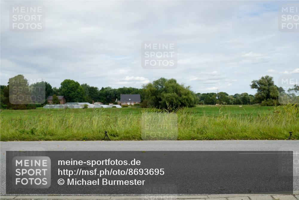 31.08.2025 - Elbe Triathlon Hamburg Michael Burmester http://msf.ph/oto/8693695 31.08.2025 12:30:29 Radfahren  meine-sportfotos.de