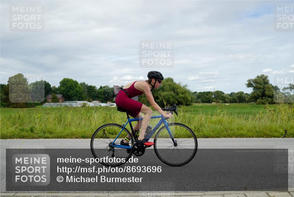 31.08.2025 - Elbe Triathlon Hamburg Michael Burmester http://msf.ph/oto/8693696 31.08.2025 12:31:35 Radfahren 1662 meine-sportfotos.de