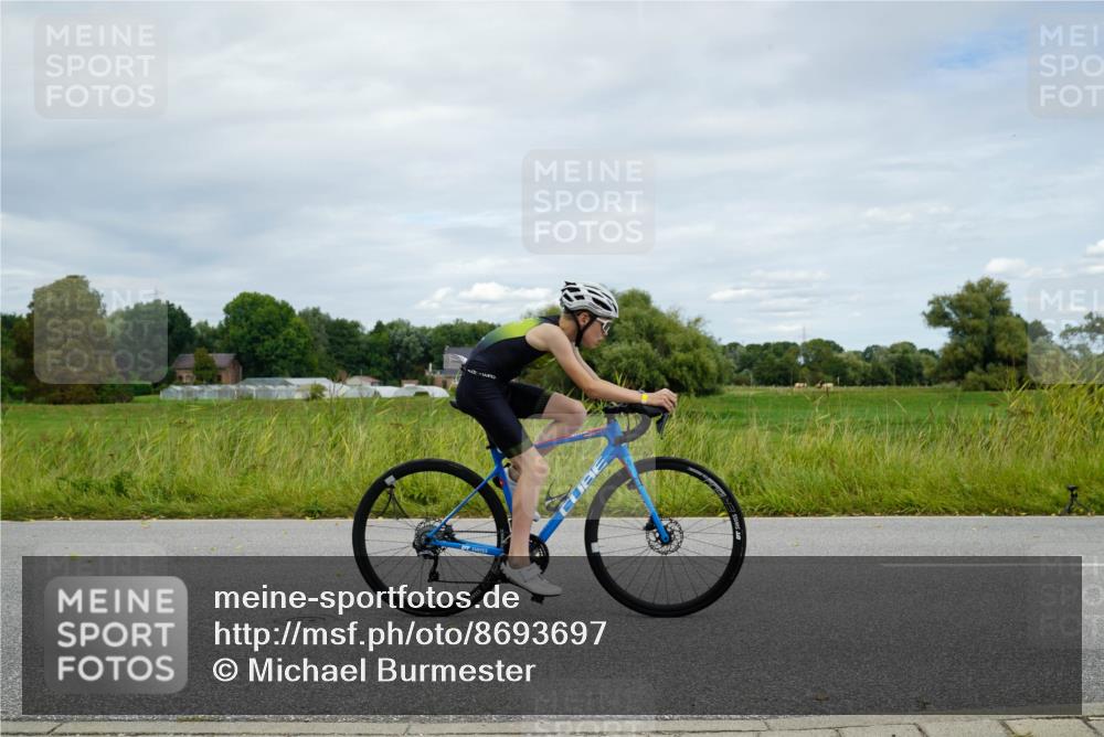 31.08.2025 - Elbe Triathlon Hamburg Michael Burmester http://msf.ph/oto/8693697 31.08.2025 12:32:07 Radfahren 1649 meine-sportfotos.de