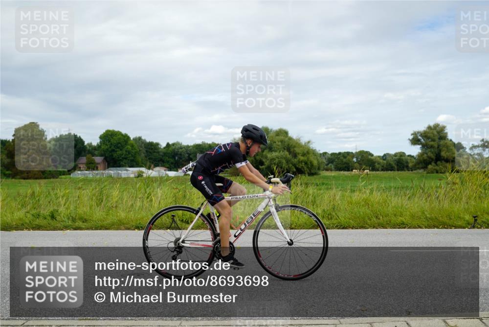 31.08.2025 - Elbe Triathlon Hamburg Michael Burmester http://msf.ph/oto/8693698 31.08.2025 12:32:20 Radfahren 1650 meine-sportfotos.de