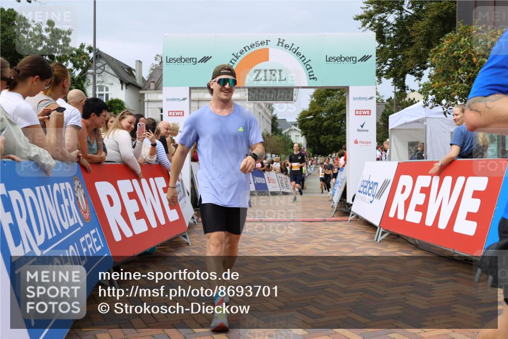 31.08.2025 - 21. Blankeneser Heldenlauf Strokosch-Dieckow http://msf.ph/oto/8693701 31.08.2025 12:36:16 Ziel 5405, 5159, 5158, 5279, 5318, 5147, 4383, 4091 meine-sportfotos.de