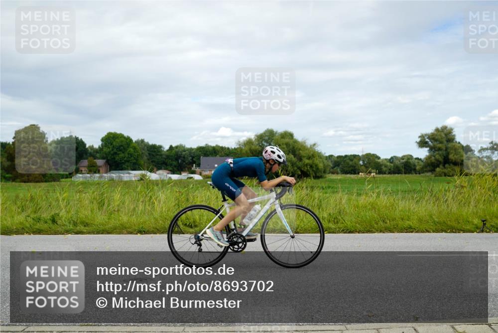 31.08.2025 - Elbe Triathlon Hamburg Michael Burmester http://msf.ph/oto/8693702 31.08.2025 12:32:52 Radfahren 1657 meine-sportfotos.de