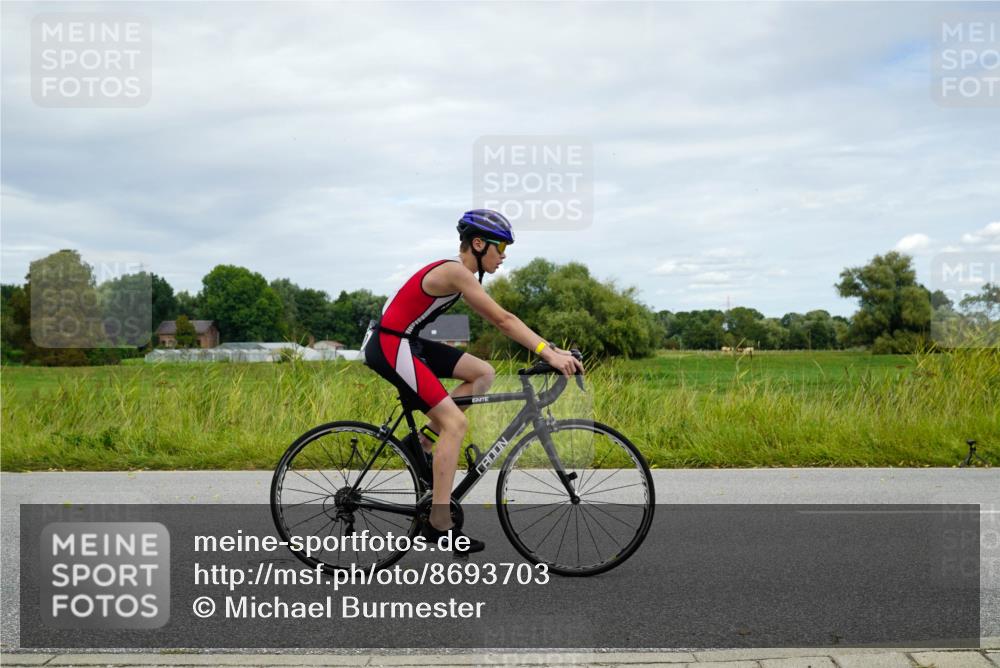31.08.2025 - Elbe Triathlon Hamburg Michael Burmester http://msf.ph/oto/8693703 31.08.2025 12:33:17 Radfahren 1640 meine-sportfotos.de