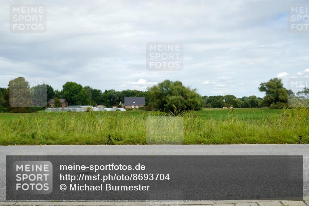 31.08.2025 - Elbe Triathlon Hamburg Michael Burmester http://msf.ph/oto/8693704 31.08.2025 12:33:23 Radfahren 1651 meine-sportfotos.de
