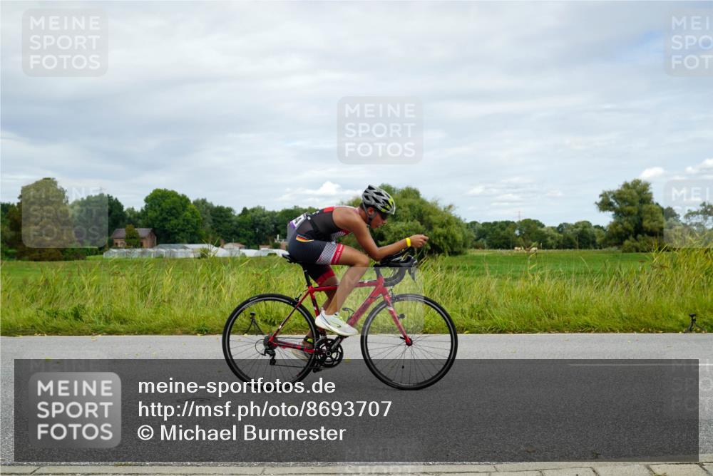 31.08.2025 - Elbe Triathlon Hamburg Michael Burmester http://msf.ph/oto/8693707 31.08.2025 12:33:32 Radfahren 1634, 1644, 1651 meine-sportfotos.de