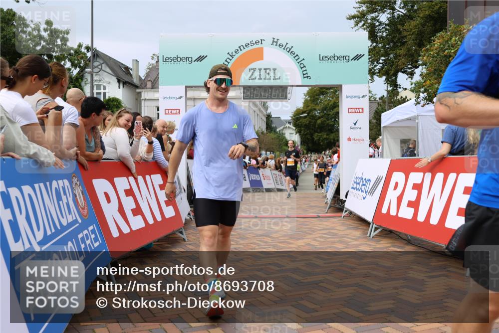 31.08.2025 - 21. Blankeneser Heldenlauf Strokosch-Dieckow http://msf.ph/oto/8693708 31.08.2025 12:36:16 Ziel 5405, 5159, 5158, 5279, 5318, 5147, 4383, 4091 meine-sportfotos.de