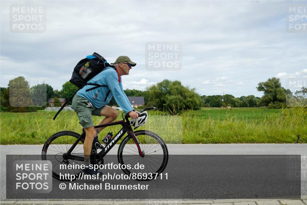 31.08.2025 - Elbe Triathlon Hamburg Michael Burmester http://msf.ph/oto/8693711 31.08.2025 12:33:54 Radfahren 1652 meine-sportfotos.de