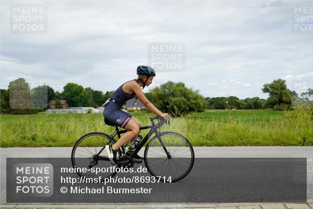 31.08.2025 - Elbe Triathlon Hamburg Michael Burmester http://msf.ph/oto/8693714 31.08.2025 12:34:46 Radfahren 1658 meine-sportfotos.de
