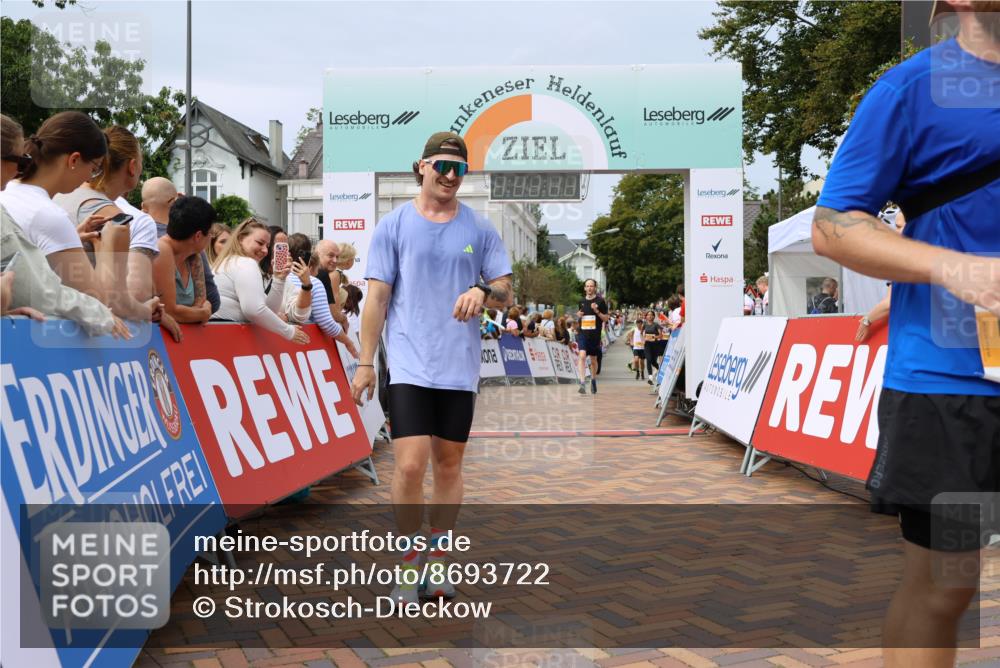 31.08.2025 - 21. Blankeneser Heldenlauf Strokosch-Dieckow http://msf.ph/oto/8693722 31.08.2025 12:36:15 Ziel 5405, 5159, 5158, 5318, 5147, 4383, 4091 meine-sportfotos.de