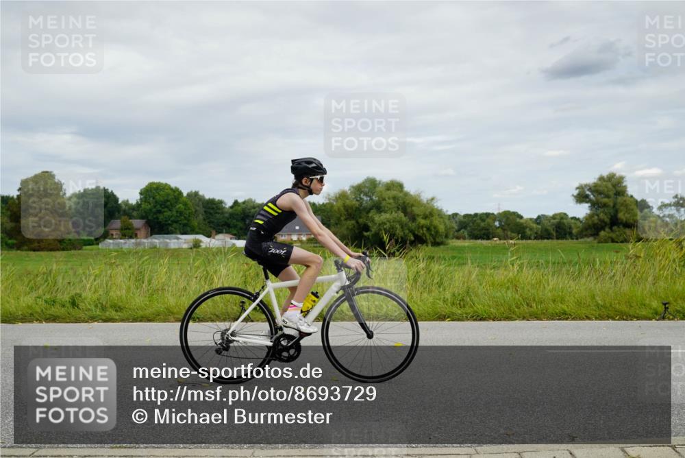 31.08.2025 - Elbe Triathlon Hamburg Michael Burmester http://msf.ph/oto/8693729 31.08.2025 12:38:24 Radfahren 1642 meine-sportfotos.de