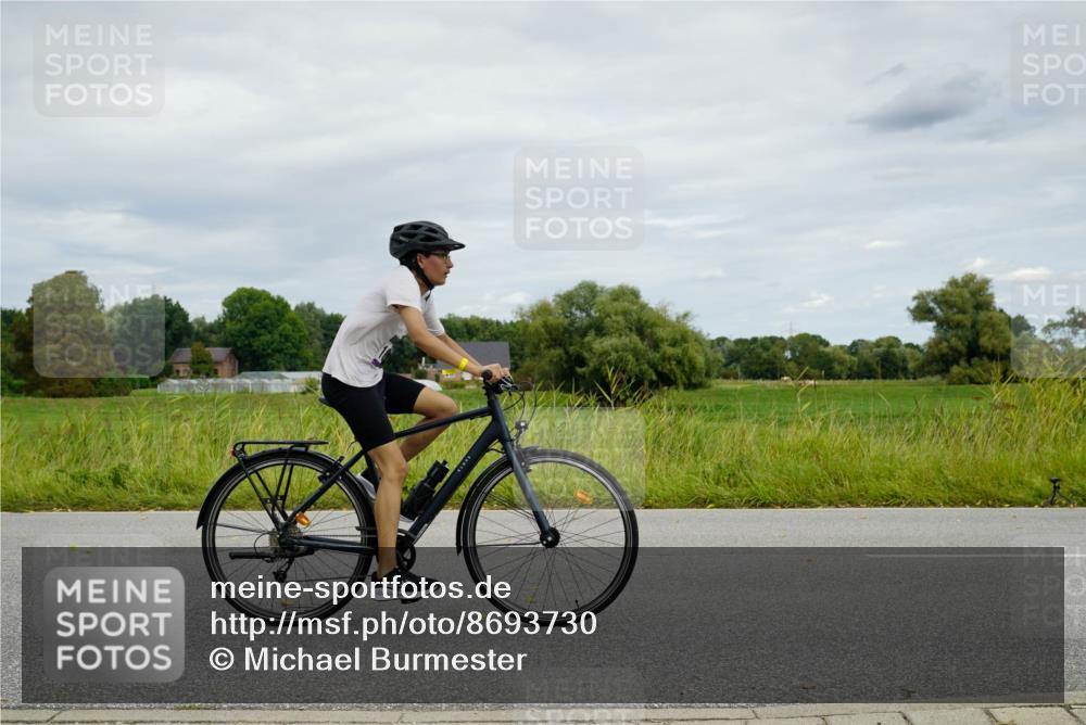 31.08.2025 - Elbe Triathlon Hamburg Michael Burmester http://msf.ph/oto/8693730 31.08.2025 12:38:47 Radfahren 1633 meine-sportfotos.de