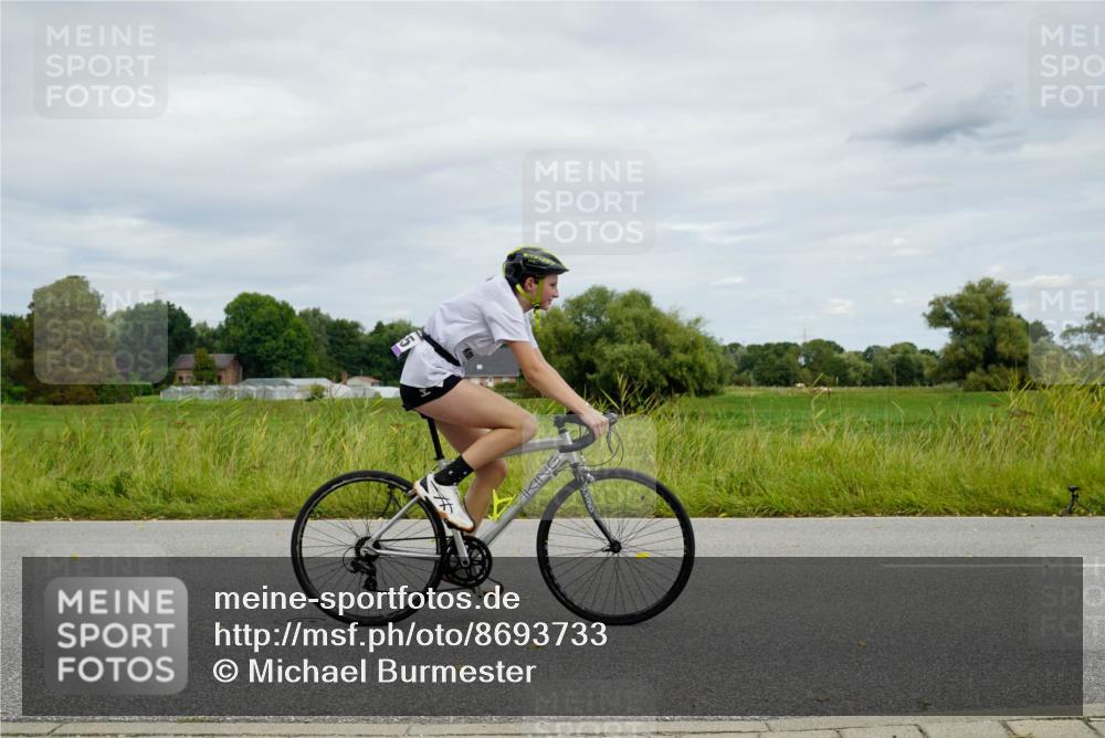 31.08.2025 - Elbe Triathlon Hamburg Michael Burmester http://msf.ph/oto/8693733 31.08.2025 12:39:31 Radfahren 1665 meine-sportfotos.de