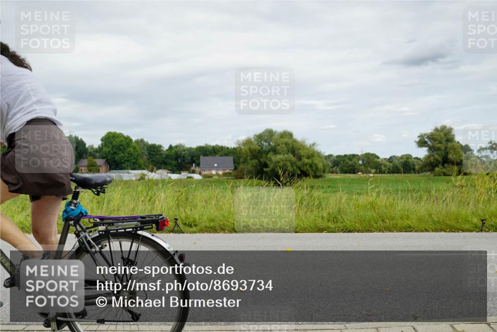 31.08.2025 - Elbe Triathlon Hamburg Michael Burmester http://msf.ph/oto/8693734 31.08.2025 12:39:41 Radfahren  meine-sportfotos.de
