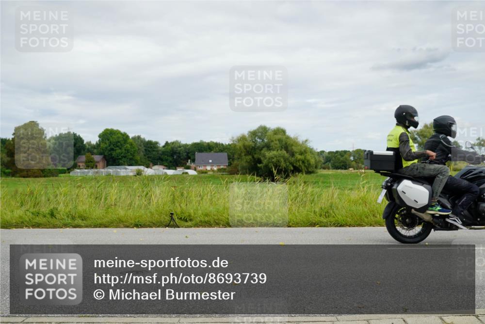 31.08.2025 - Elbe Triathlon Hamburg Michael Burmester http://msf.ph/oto/8693739 31.08.2025 12:40:36 Radfahren  meine-sportfotos.de