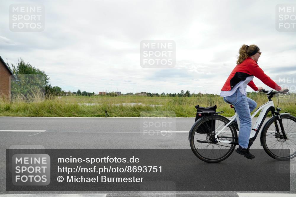 31.08.2025 - Elbe Triathlon Hamburg Michael Burmester http://msf.ph/oto/8693751 31.08.2025 13:40:24 Radfahren  meine-sportfotos.de