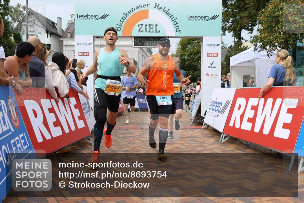 31.08.2025 - 21. Blankeneser Heldenlauf Strokosch-Dieckow http://msf.ph/oto/8693754 31.08.2025 12:36:12 Ziel 5405, 5159, 5158, 5318, 4383, 4091 meine-sportfotos.de