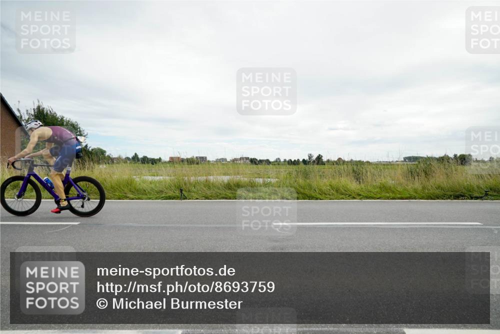 31.08.2025 - Elbe Triathlon Hamburg Michael Burmester http://msf.ph/oto/8693759 31.08.2025 14:05:29 Radfahren 159, 160 meine-sportfotos.de