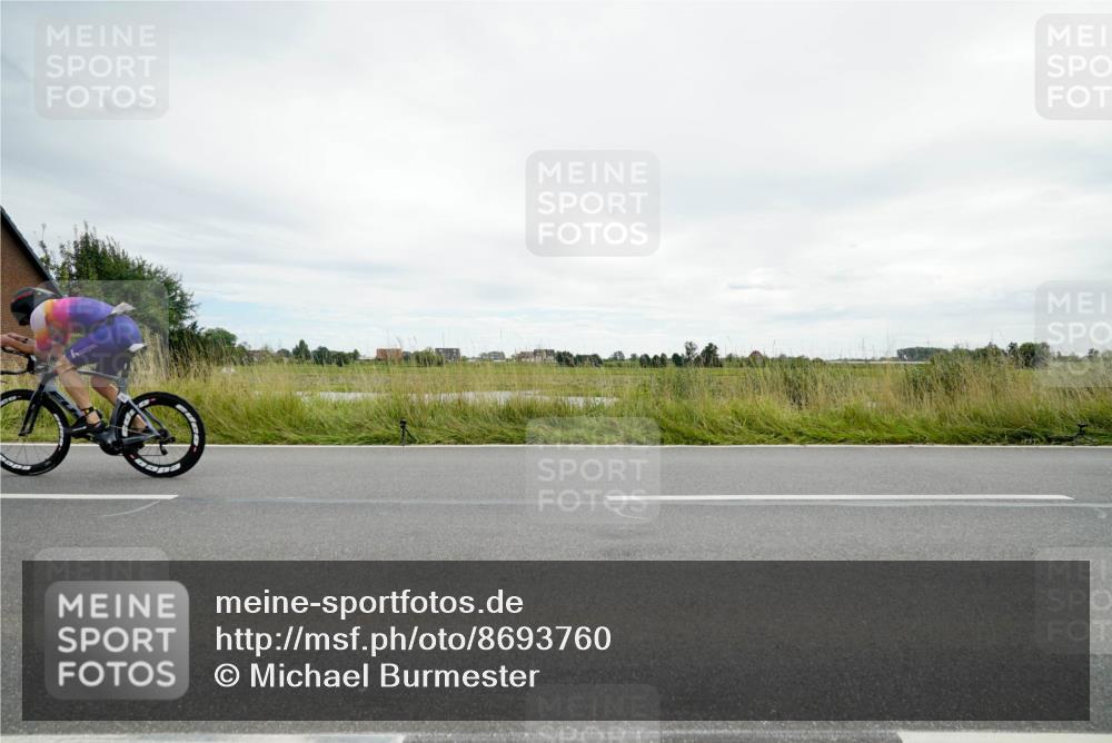 31.08.2025 - Elbe Triathlon Hamburg Michael Burmester http://msf.ph/oto/8693760 31.08.2025 14:05:37 Radfahren 160 meine-sportfotos.de
