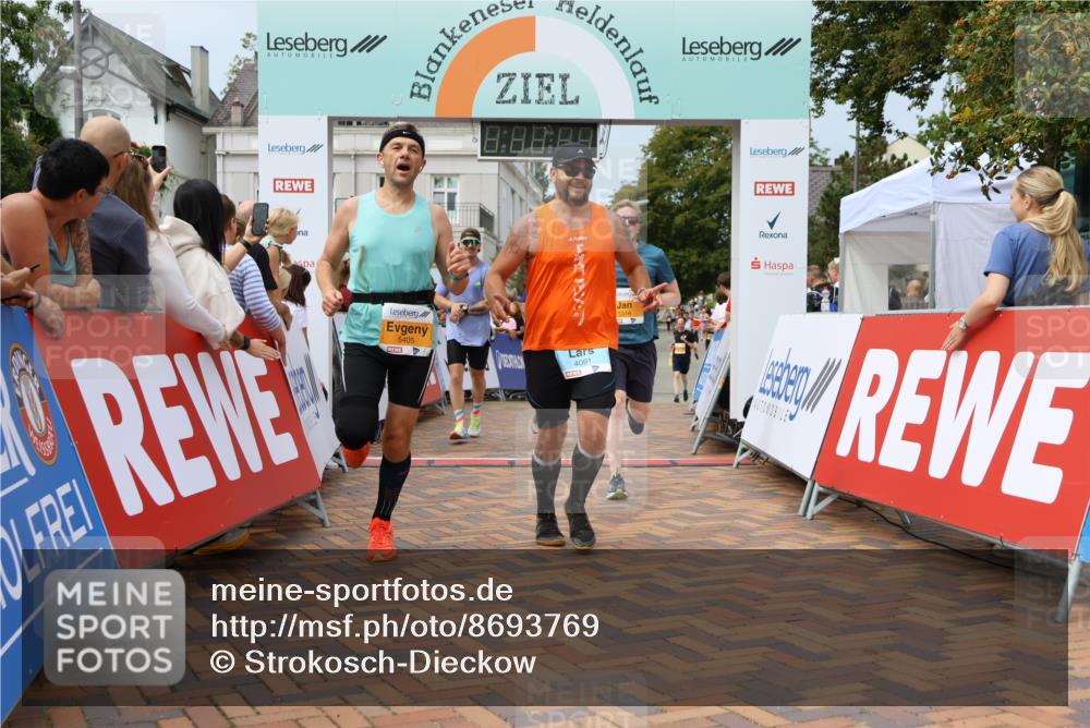 31.08.2025 - 21. Blankeneser Heldenlauf Strokosch-Dieckow http://msf.ph/oto/8693769 31.08.2025 12:36:12 Ziel 5405, 5159, 5158, 5318, 4383, 4091 meine-sportfotos.de