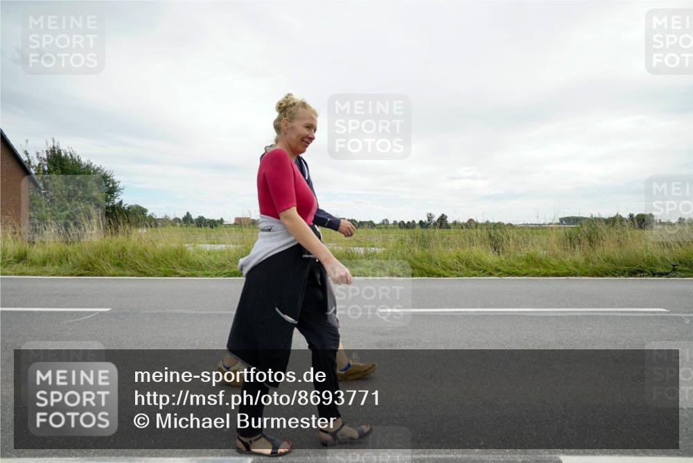 31.08.2025 - Elbe Triathlon Hamburg Michael Burmester http://msf.ph/oto/8693771 31.08.2025 14:06:25 Radfahren  meine-sportfotos.de
