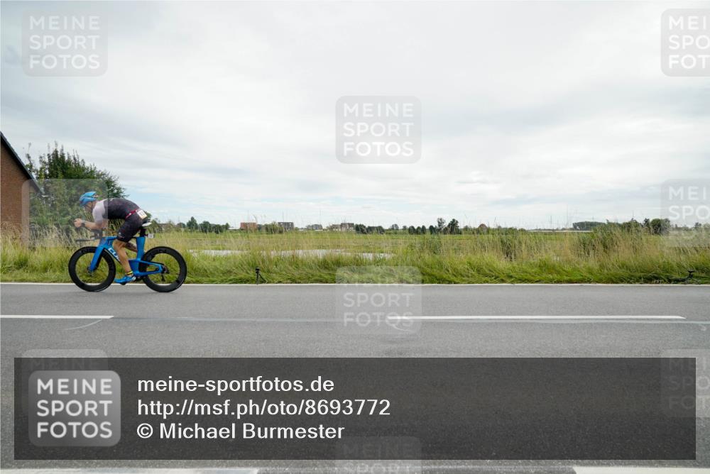 31.08.2025 - Elbe Triathlon Hamburg Michael Burmester http://msf.ph/oto/8693772 31.08.2025 14:06:33 Radfahren  meine-sportfotos.de