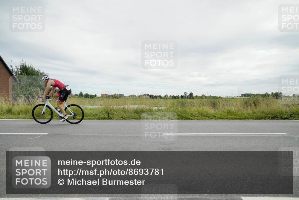 31.08.2025 - Elbe Triathlon Hamburg Michael Burmester http://msf.ph/oto/8693781 31.08.2025 14:07:52 Radfahren 133 meine-sportfotos.de