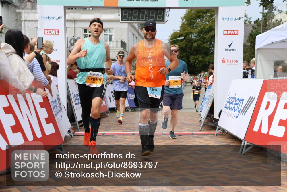 31.08.2025 - 21. Blankeneser Heldenlauf Strokosch-Dieckow http://msf.ph/oto/8693797 31.08.2025 12:36:11 Ziel 5405, 5159, 5158, 5318, 4383, 4091 meine-sportfotos.de