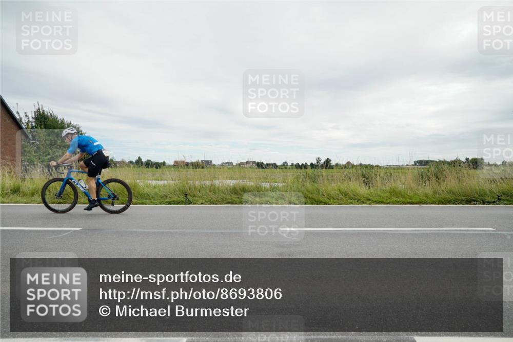 31.08.2025 - Elbe Triathlon Hamburg Michael Burmester http://msf.ph/oto/8693806 31.08.2025 14:09:02 Radfahren 156 meine-sportfotos.de