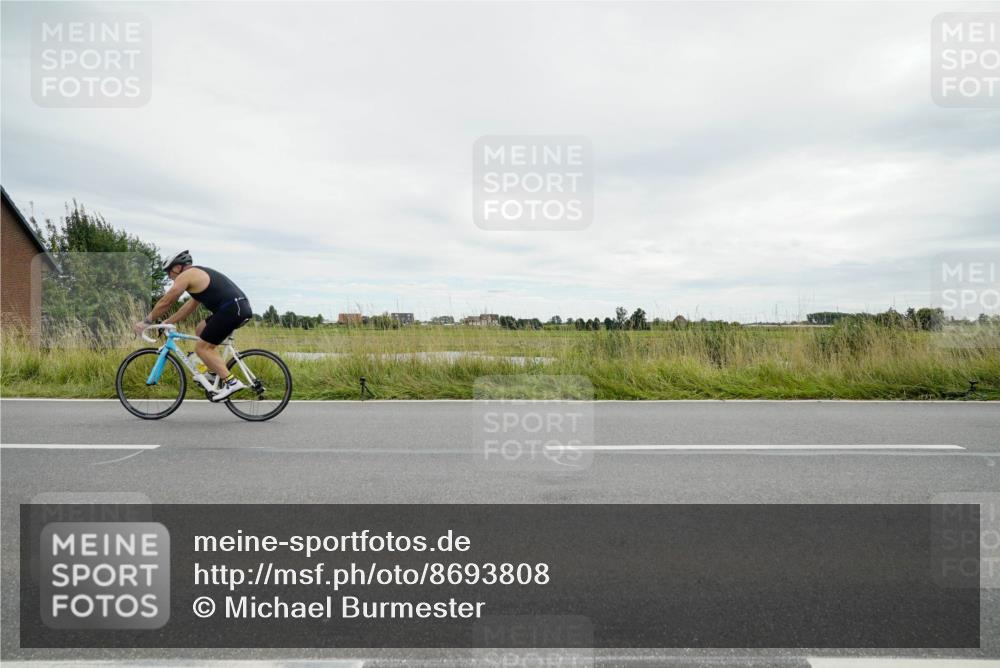 31.08.2025 - Elbe Triathlon Hamburg Michael Burmester http://msf.ph/oto/8693808 31.08.2025 14:09:04 Radfahren 156 meine-sportfotos.de