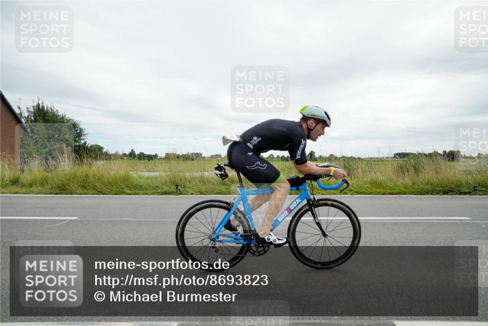 31.08.2025 - Elbe Triathlon Hamburg Michael Burmester http://msf.ph/oto/8693823 31.08.2025 14:09:56 Radfahren 144 meine-sportfotos.de