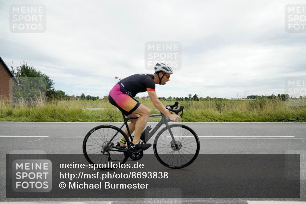 31.08.2025 - Elbe Triathlon Hamburg Michael Burmester http://msf.ph/oto/8693838 31.08.2025 14:10:26 Radfahren 121, 143, 145 meine-sportfotos.de