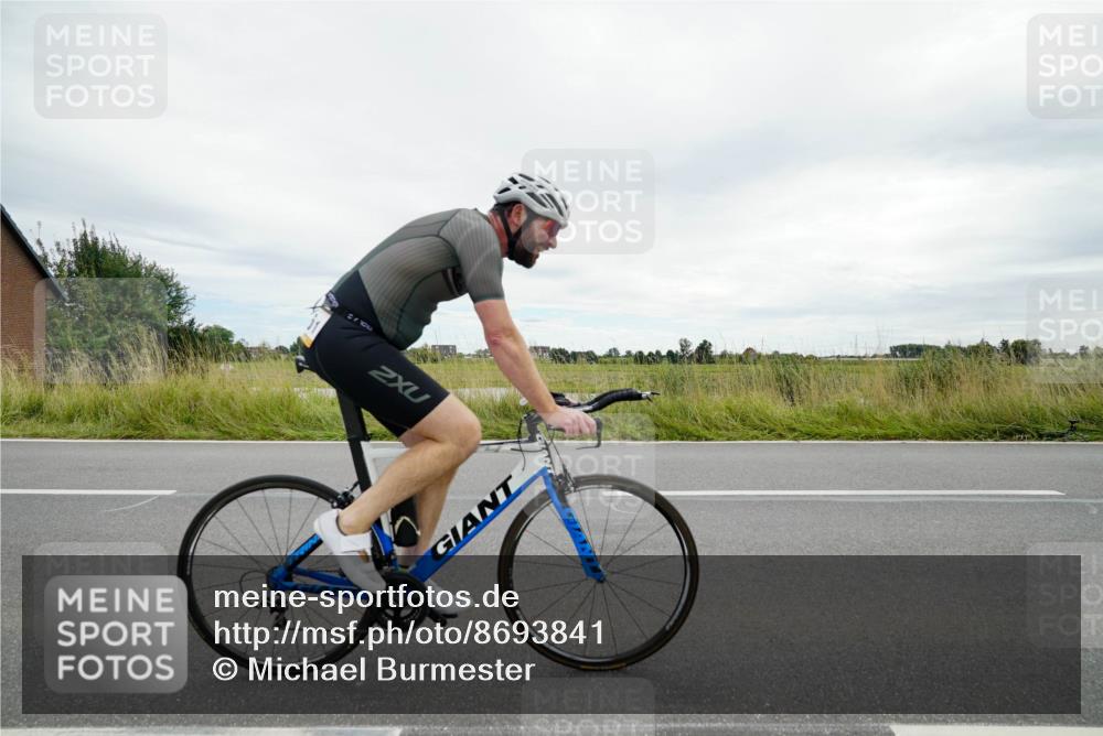 31.08.2025 - Elbe Triathlon Hamburg Michael Burmester http://msf.ph/oto/8693841 31.08.2025 14:10:34 Radfahren 135 meine-sportfotos.de