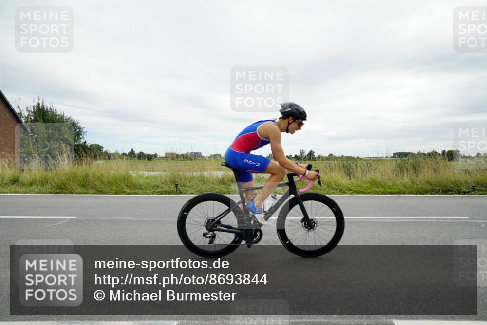 31.08.2025 - Elbe Triathlon Hamburg Michael Burmester http://msf.ph/oto/8693844 31.08.2025 14:10:40 Radfahren 134 meine-sportfotos.de