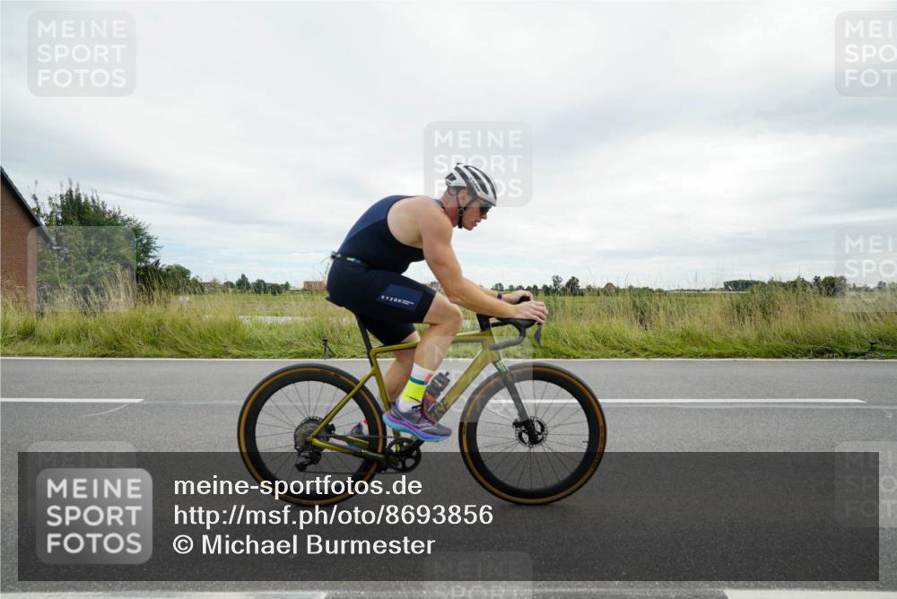 31.08.2025 - Elbe Triathlon Hamburg Michael Burmester http://msf.ph/oto/8693856 31.08.2025 14:11:12 Radfahren 123, 157, 159 meine-sportfotos.de