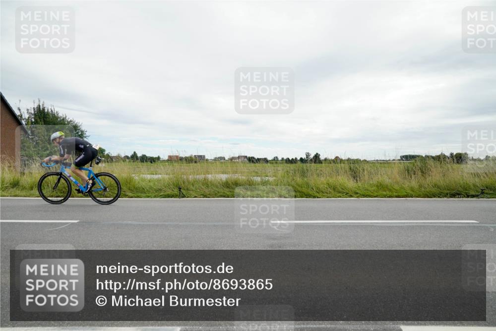 31.08.2025 - Elbe Triathlon Hamburg Michael Burmester http://msf.ph/oto/8693865 31.08.2025 14:11:38 Radfahren 131 meine-sportfotos.de