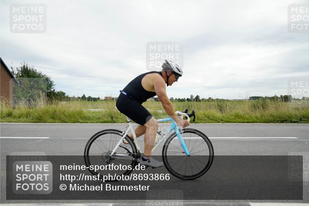 31.08.2025 - Elbe Triathlon Hamburg Michael Burmester http://msf.ph/oto/8693866 31.08.2025 14:11:38 Radfahren 131 meine-sportfotos.de