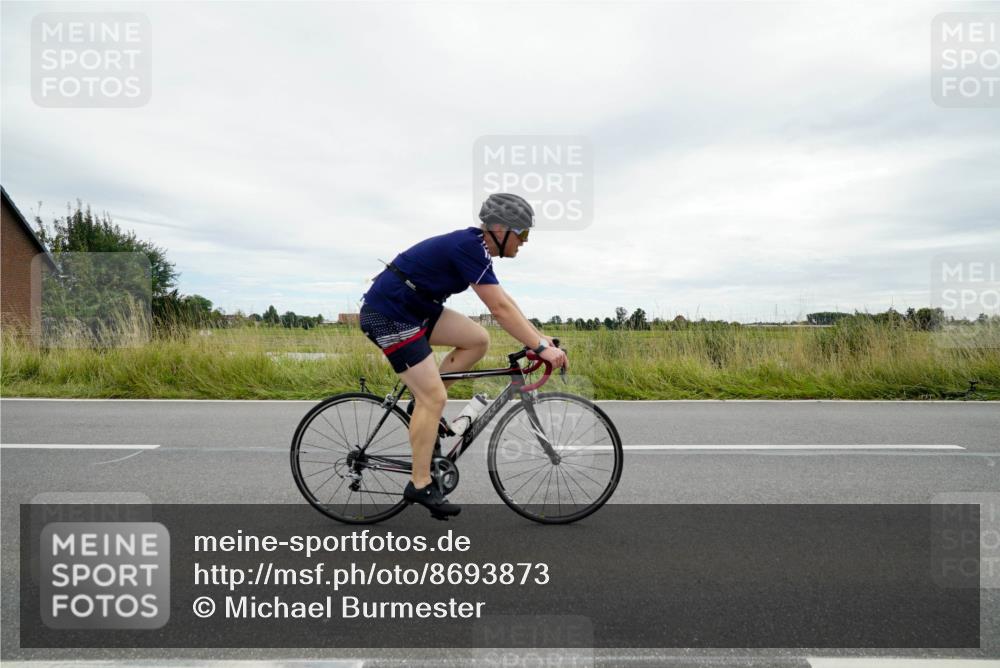 31.08.2025 - Elbe Triathlon Hamburg Michael Burmester http://msf.ph/oto/8693873 31.08.2025 14:12:03 Radfahren 146, 161 meine-sportfotos.de