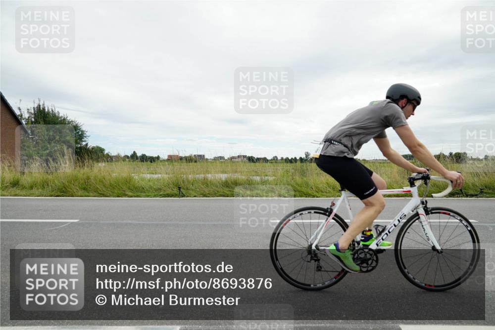 31.08.2025 - Elbe Triathlon Hamburg Michael Burmester http://msf.ph/oto/8693876 31.08.2025 14:12:09 Radfahren 146 meine-sportfotos.de