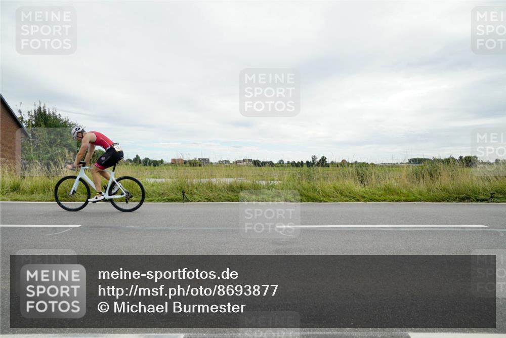31.08.2025 - Elbe Triathlon Hamburg Michael Burmester http://msf.ph/oto/8693877 31.08.2025 14:12:12 Radfahren 146 meine-sportfotos.de