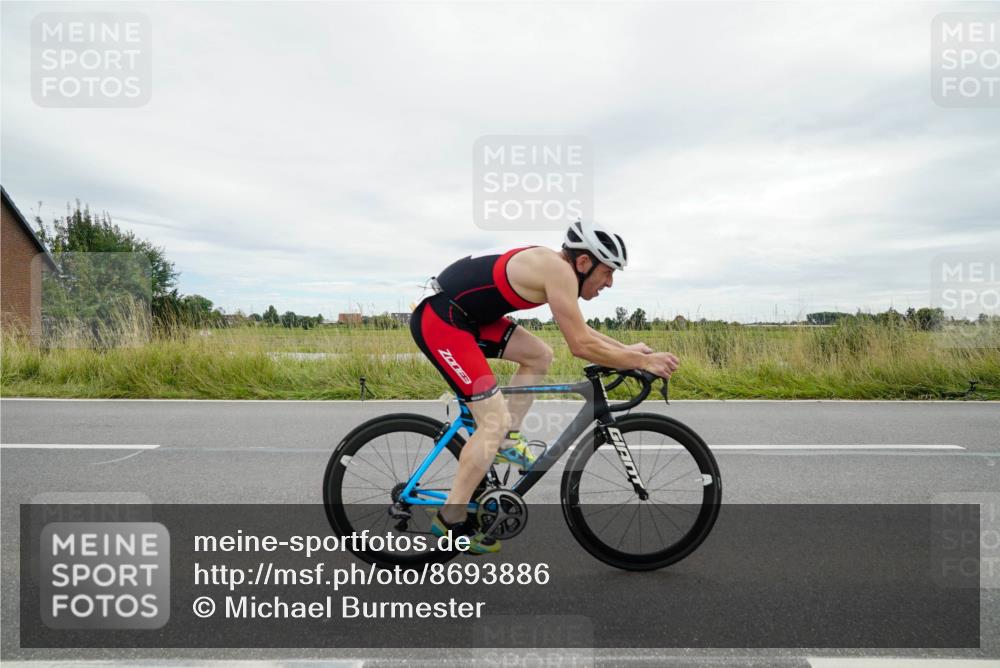 31.08.2025 - Elbe Triathlon Hamburg Michael Burmester http://msf.ph/oto/8693886 31.08.2025 14:12:23 Radfahren 125, 148, 152 meine-sportfotos.de