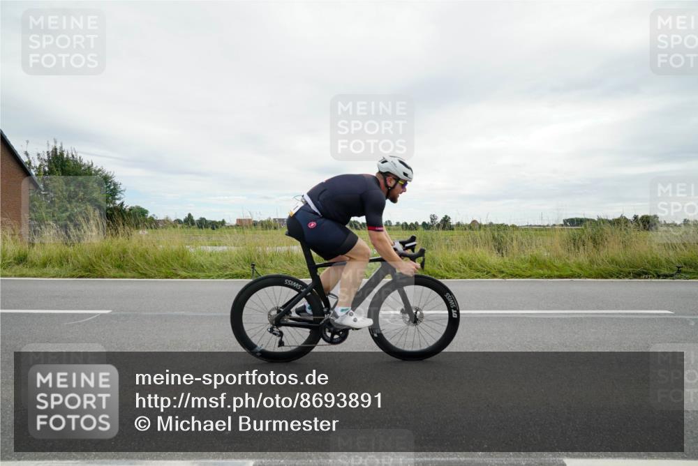 31.08.2025 - Elbe Triathlon Hamburg Michael Burmester http://msf.ph/oto/8693891 31.08.2025 14:12:37 Radfahren 130, 137, 140 meine-sportfotos.de