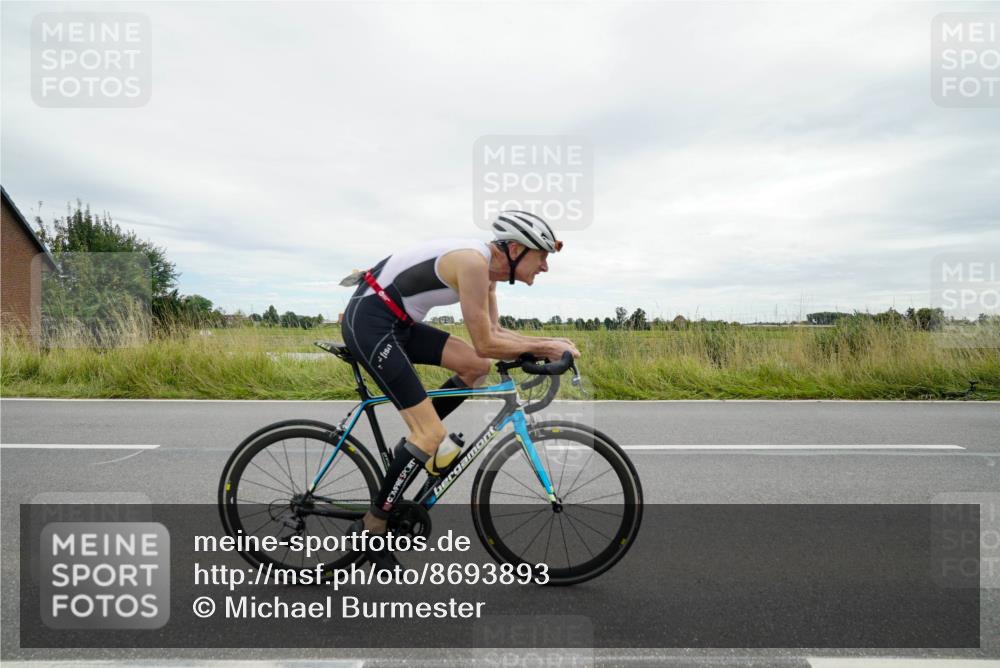 31.08.2025 - Elbe Triathlon Hamburg Michael Burmester http://msf.ph/oto/8693893 31.08.2025 14:12:42 Radfahren 137, 140 meine-sportfotos.de