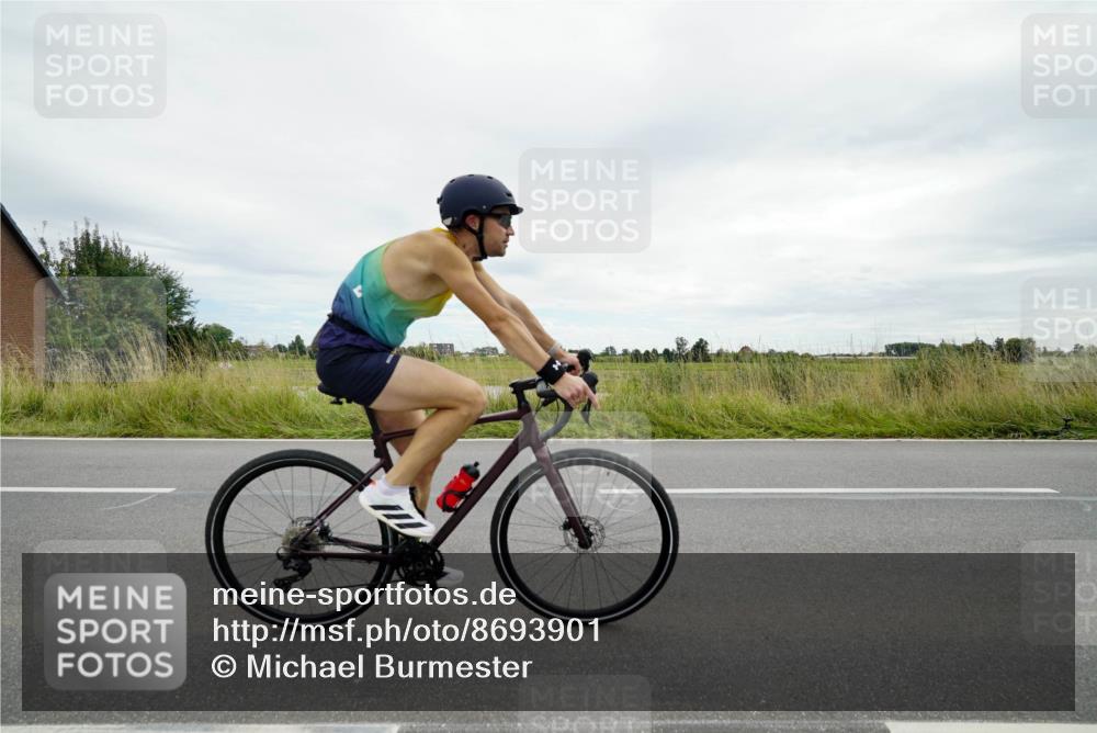 31.08.2025 - Elbe Triathlon Hamburg Michael Burmester http://msf.ph/oto/8693901 31.08.2025 14:13:01 Radfahren 124, 149, 155 meine-sportfotos.de