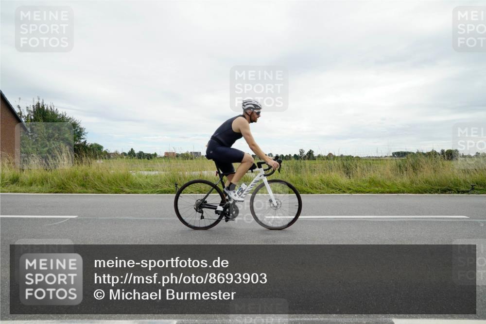 31.08.2025 - Elbe Triathlon Hamburg Michael Burmester http://msf.ph/oto/8693903 31.08.2025 14:13:04 Radfahren 124, 133, 149, 155 meine-sportfotos.de