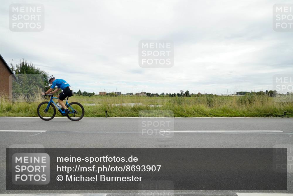 31.08.2025 - Elbe Triathlon Hamburg Michael Burmester http://msf.ph/oto/8693907 31.08.2025 14:13:09 Radfahren 133 meine-sportfotos.de